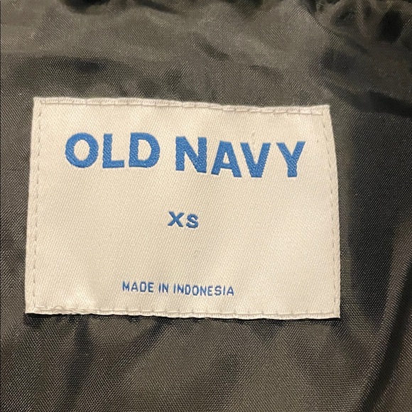 Old Navy Black Puffer Vest - Picture 2 of 2